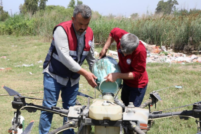 Hatay'da sinek ve haşerelere karşı 229 hektar alan dron ile ilaçlandı