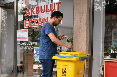 Tepebaşı Belediyesi ve eczacılar atık ilaçları çevreye zararsız hale getiriyor