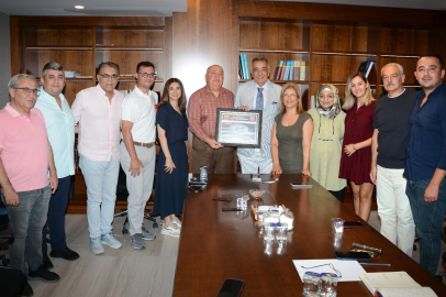 Hatay Diş Hekimleri Odası’ndan Adana’ya teşekkür plaketi