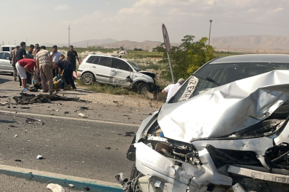 Konya'da zincirleme trafik kazasında 1 kişi hayatını kaybetti, 5 yaralı