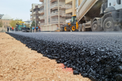 Osmaniye Valisi Erdinç Yılmaz, Düziçi'ndeki asfalt çalışmasını inceledi