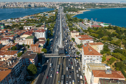 E-5 Karayolu'nda yapılan çalışmalar sürücüleri çileden çıkardı