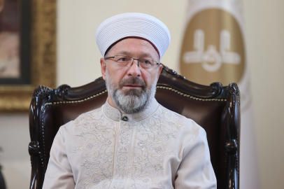 Diyanet İşleri Başkanı Erbaş, Orta Asya'dan gelen akademisyen ve öğrencileri kabul etti