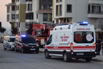 Karaman'da pencereden atlamak isteyen kadını polis ikna etti