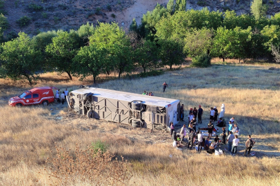 Malatya'da yolcu otobüsü şarampole devrildi: 26 yaralı