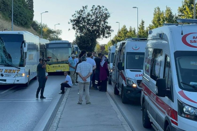 Üsküdar'da İETT otobüsüne çarpan şehirlerarası yolcu otobüsündeki 3 kişi yaralandı