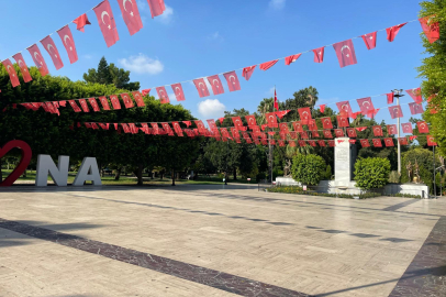 50 Dereceye yaklaşan sıcaklık nedeniyle Adana sessizliğe büründü