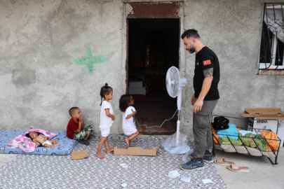 Adana'da aşırı sıcaklar nedeniyle ihtiyaç sahibi ailelere vantilatör dağıtıldı