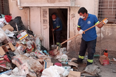 Adana'da "çöp ev" temizlendi