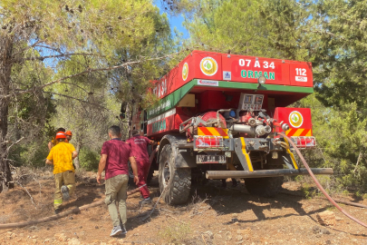 Antalya'da Şehir Hastanesi yakınındaki orman yangını kontrol altına alındı