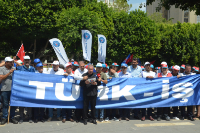 Türk- İş Adana 4. bölge başkanlığı geçinemiyoruz diyerek alanlara indi