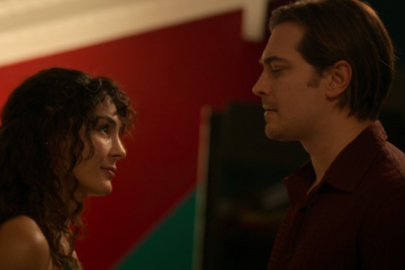 Netflix, Çağatay Ulusoy başrollü yeni filmi 'Tam Bir Centilmen'in yayın tarihini duyurdu