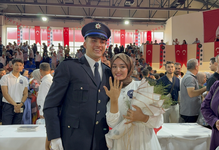 adana polis mezuniyeti evlenme teklifi