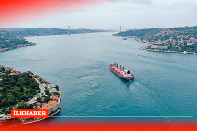 İstanbul Boğazı'nda gemi trafiği geçici olarak askıya alındı