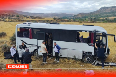 Sivas’ta midibüs şarampole devrildi, 27 yaralı