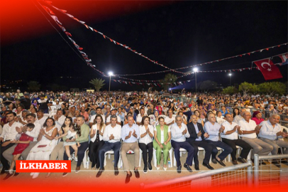 Başkan Vahap Seçer, ‘1. Aydıncık Yaza Veda Festivali’nde konuştu