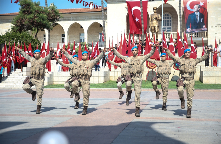 Adana, Mersin, Hatay ve Osmaniye'de 30 Ağustos Zafer Bayramı coşkuyla kutlandı