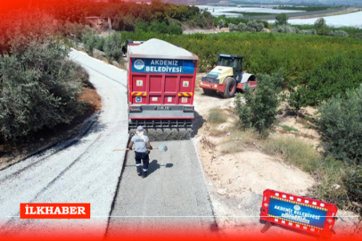 Mersin Akdeniz Belediyesi'nden asfalt yenileme çalışmaları