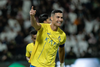 Cristiano Ronaldo, 900 gol atarak futbol tarihine geçti