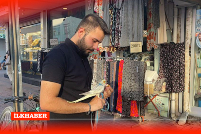 Osmaniye'de telefoncunun maskotu: Sultan papağanı "Messi"