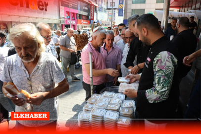 Adana'da Narin Güran anısına helva ve döner dağıtıldı