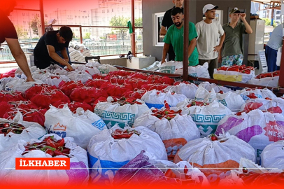 Mahalle aralarında ucuz biber aldığını sanan vatandaşlar eksik gramajla karşılaşıyor