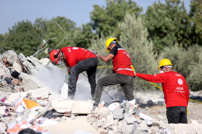 Mersin'de senaryo gereği 7 büyüklüğünde ve 4 ili etkileyen depremin tatbikatı