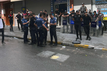 Küçükçekmece’de yabancı uyruklu şahısların kavgasında ortalık karıştı: Araç camı tekmeyle kırıldı