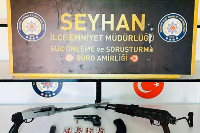 Adana'da Dağlıoğlu Mahallesi'nde  ruhsatsız silah operasyonu gerçekleştirildi