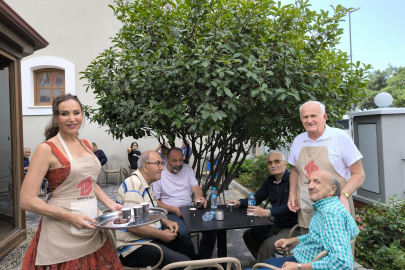 Türk Böbrek Vakfı, şeker tüketimi konusunda Kasımpaşa'da bilinçlendirme etkinliği düzenledi