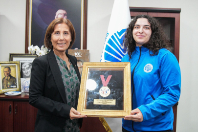 Türkiye Şampiyonu Sara Oya Tekin’e altın madalya sözü verdi