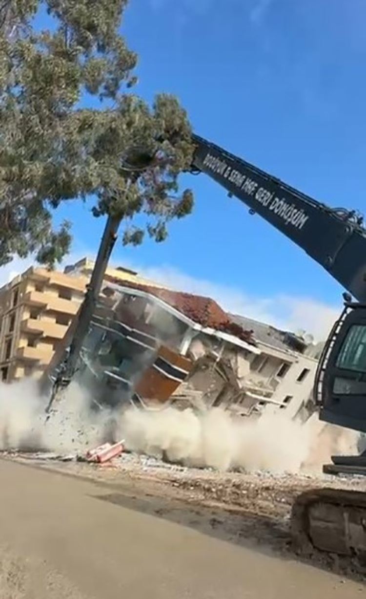 hatay hasarlı bina yıkımı