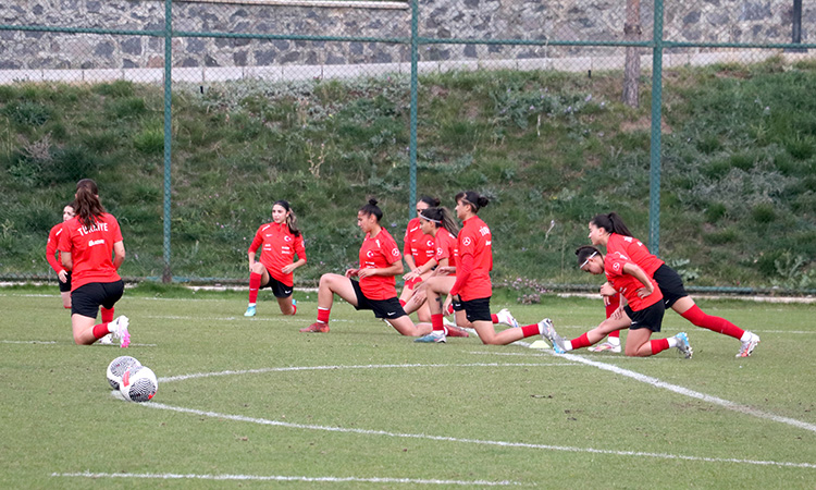 Altı Kadın Milli Futbol Takımı