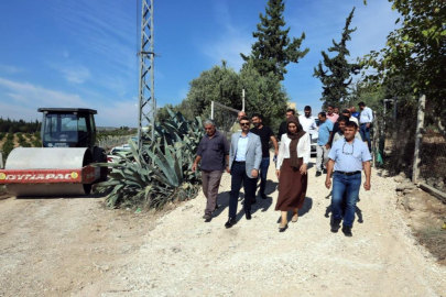 Akdeniz Belediyesi, Bağlarbaşı'nda yol ve meydan çalışmalarına devam ediyor