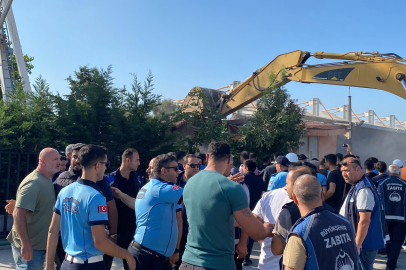 Avcılar'da Hayrola Lunapark yıkımında gergin anlar