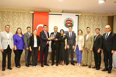 Adana Barosu, 32. Dönem TBB Delegelerine Teşekkür Plaketi verdi