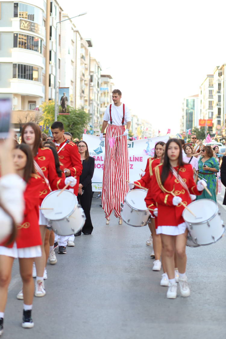 İzmir Torbalı Karakuyu Köyü, 27-29 Eylül 2024 tarihlerinde dördüncü kez Masal Fabrikada Festivali’ne ev sahipliği yaptı. 