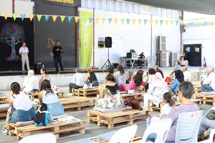 İzmir Torbalı Karakuyu Köyü, 27-29 Eylül 2024 tarihlerinde dördüncü kez Masal Fabrikada Festivali’ne ev sahipliği yaptı. 