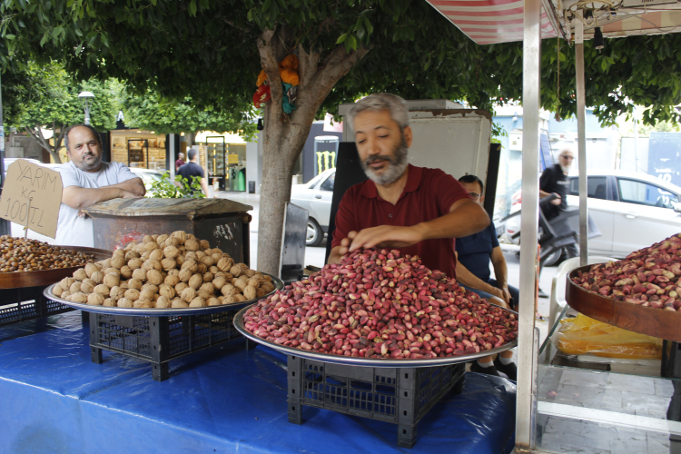 Seyyar Tezgahımda Mevsimlik Ürünler Sunuyorum