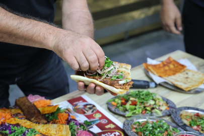 Adana kebabına limon sıkılır mı? Kebap ustası tartışmaya son noktayı koydu