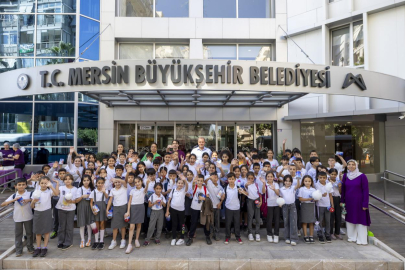 Mersin Büyükşehir Belediyesi Çocuk Sahnesi, ‘Dünyanın Eski Zamanlarında’ ile perdelerini açtı