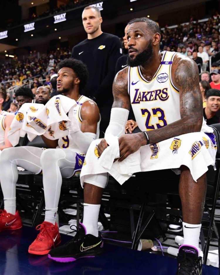 LeBron ve Bronny James, NBA Tarihinde birlikte oynayan ilk baba-oğul ikilisi oldu 3