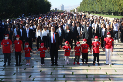 LÖSEV, Cumhuriyet’in 101. yılında Anıtkabir’de buluştu