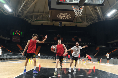 Basketbol Süper Ligi takımlarından Mersin Spor Kulübü, Aliağa Petkim'e hazırlanıyor