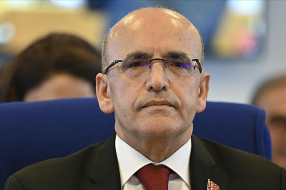 Hazine ve Maliye Bakanı Mehmet Şimşek'ten kredi kartlarındaki kesintiye ilişkin açıklamalar