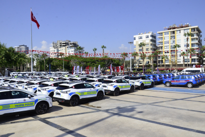 Mersin'de Jandarma ve Emniyete 238 yeni araç teslim edildi