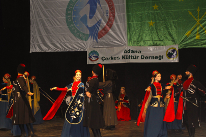 Adige kültürünü tanıtan OŞAD, Adana’da izleyicilere unutulmaz anlar yaşattı