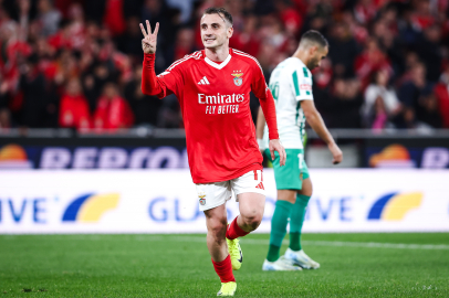 Kerem Aktürkoğlu’ndan Benfica’da ilk hat-trick! 3 golle Rio Ave’yi yıktı