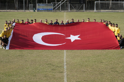 Adana takımlarından ‘Cumhuriyet’ kutlamaları