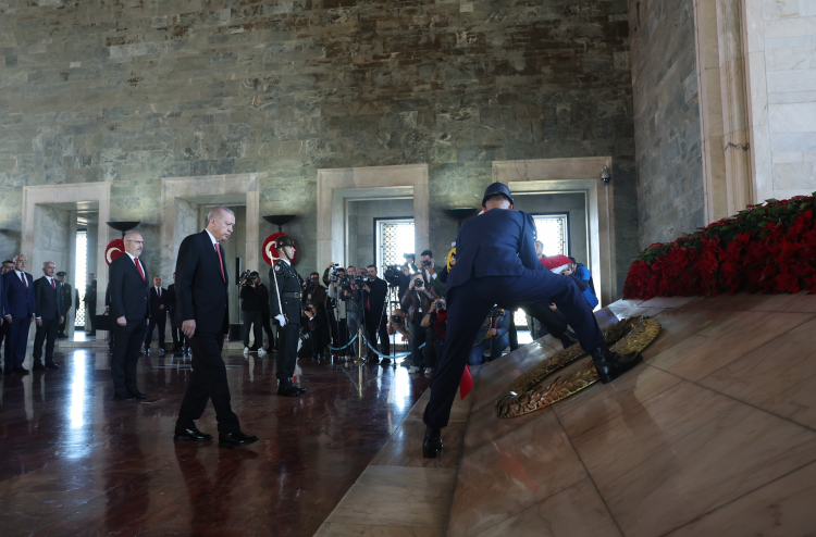 Cumhurbaşkanı Erdoğan başkanlığındaki devlet erkanı, Anıtkabir'i ziyaret etti 3